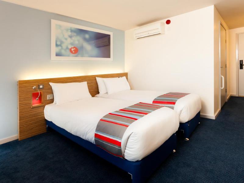 Travelodge Birmingham Airport Exterior photo